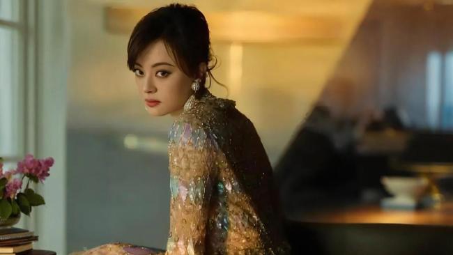 孙俪留长发太美了 解锁知性新维度